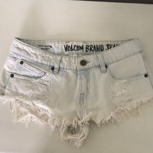 Volcom Brand Denim Shorts (light wash)